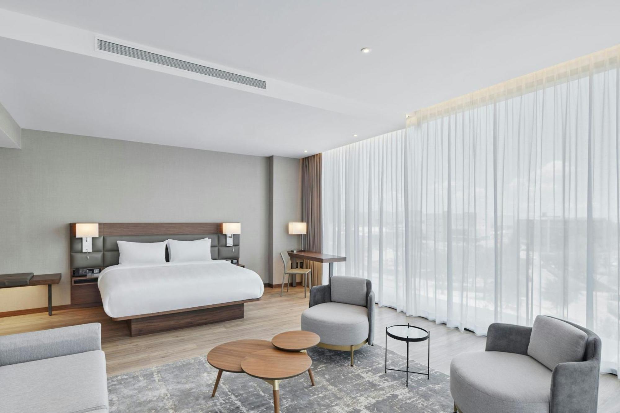 Ac Hotel By Marriott Saltillo Exterior photo